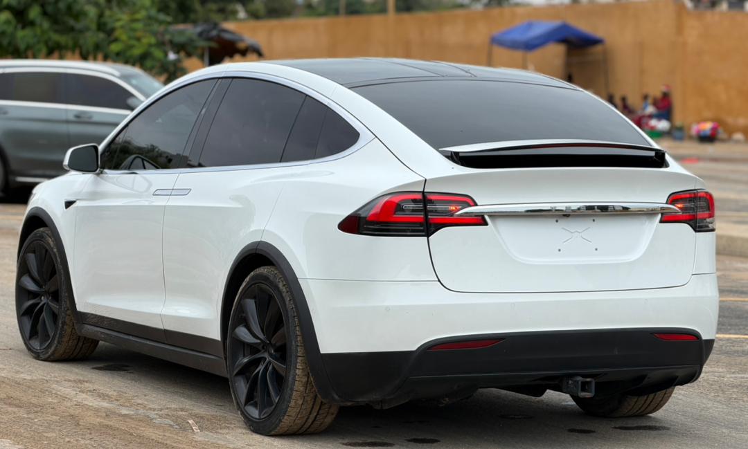 TESLA MODEL X 75D