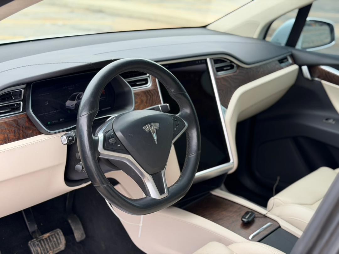 TESLA MODEL X 75D