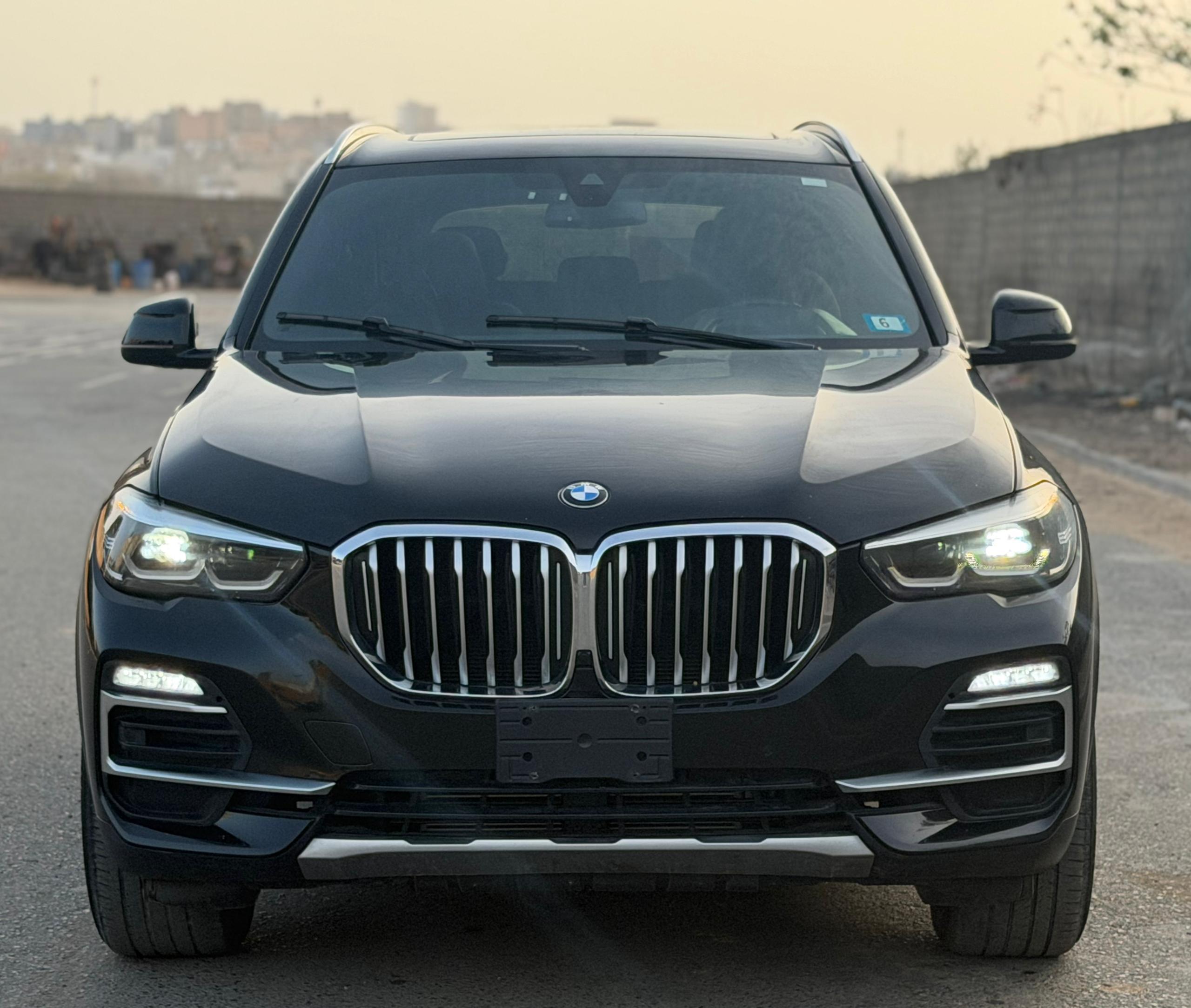 BMW  X5 xDrive