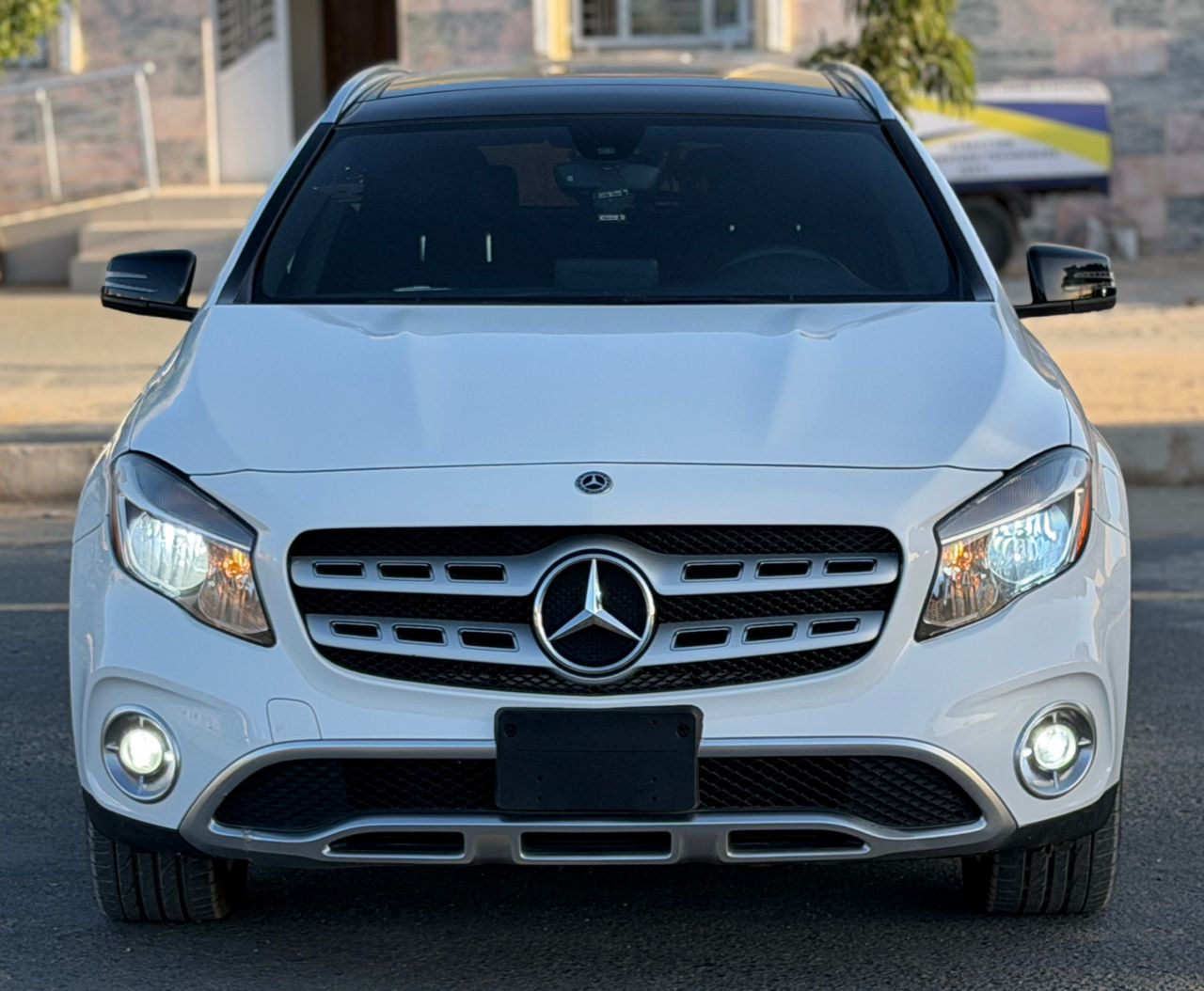 MERCEDES BENZ CLASS GLA 250