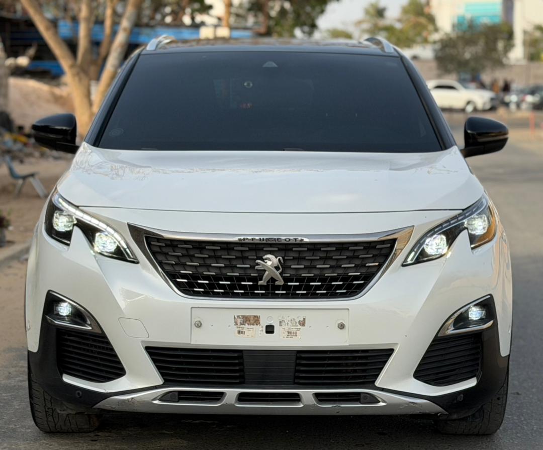 PEUGEOT 3008 GT LINE 2018.