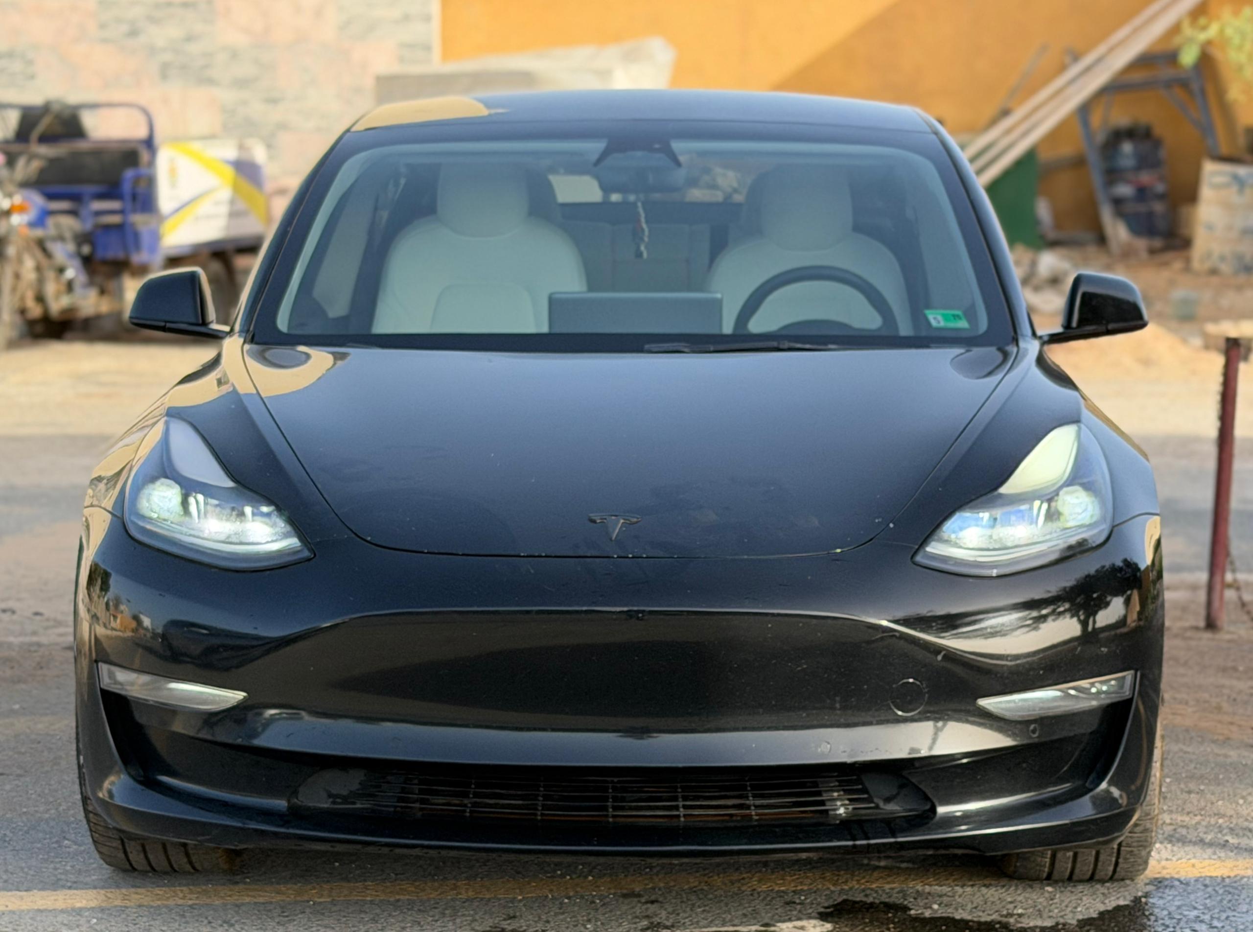 TESLA MODEL 3(DUAL MOTOR AWD)