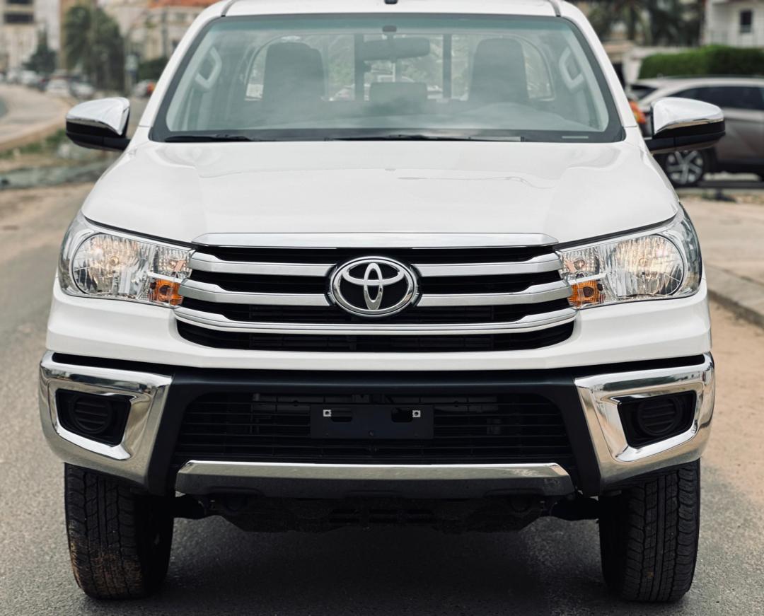 TOYOTA HILUX PICK UP 2024