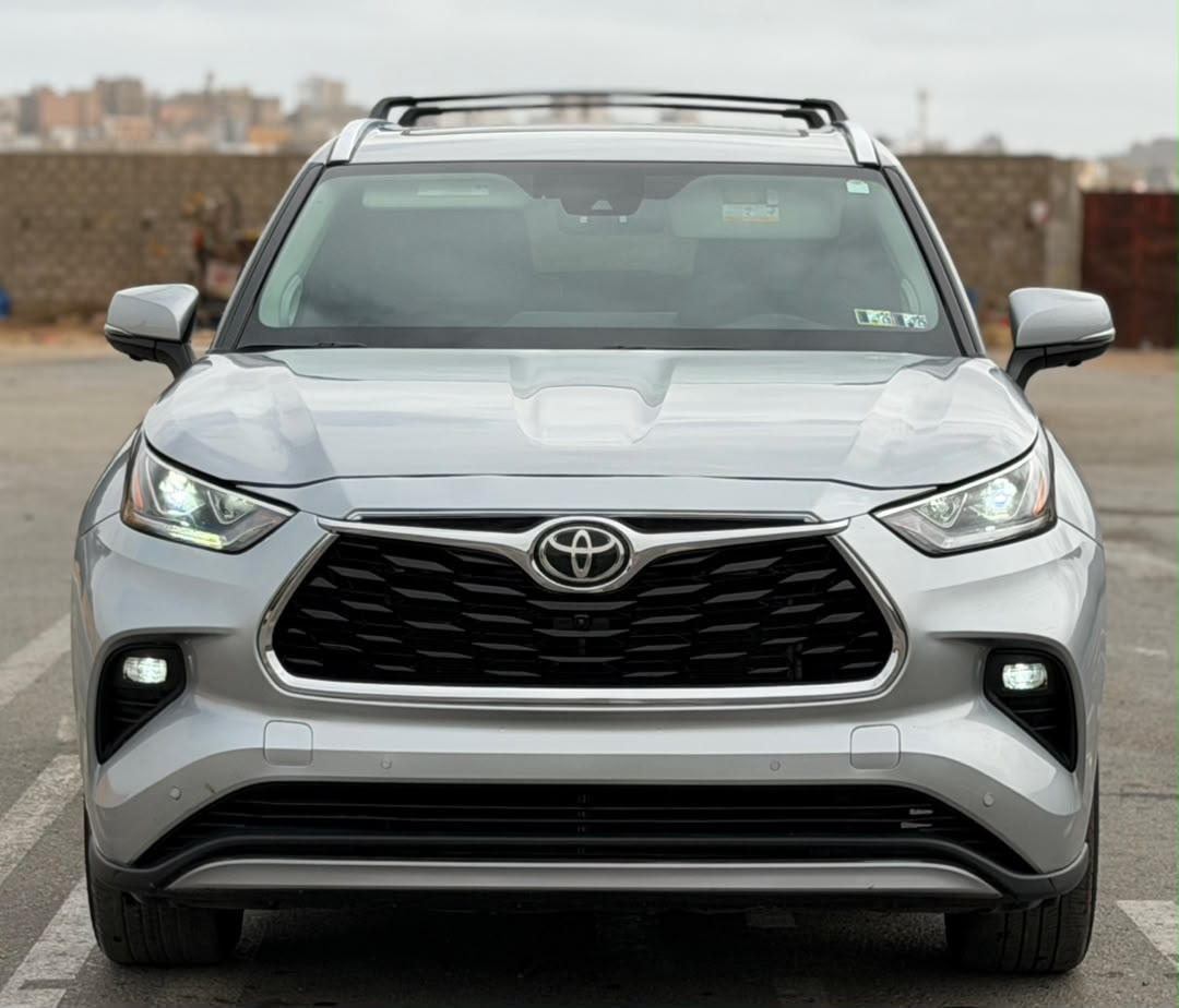 Toyota ighlander Platinum AWD 2023