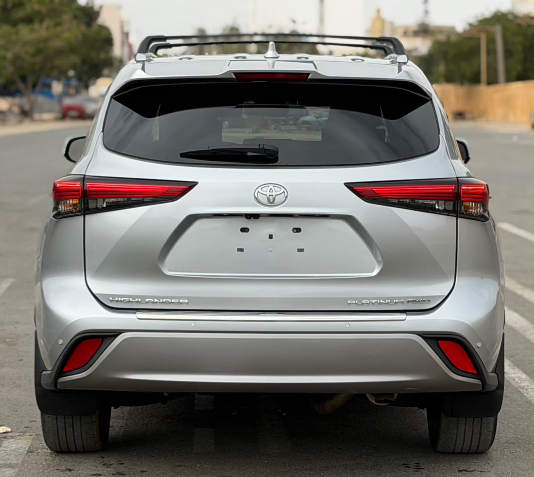 Toyota ighlander Platinum AWD 2023