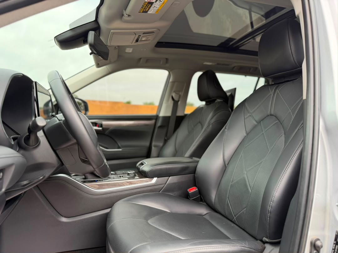 Toyota ighlander Platinum AWD 2023