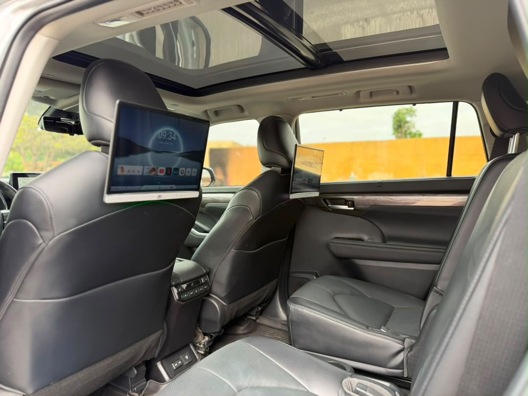Toyota ighlander Platinum AWD 2023