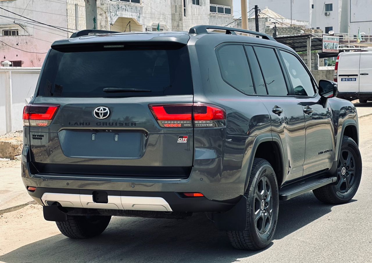 TOYOTA LAND CRUISER GR SPORT 2026