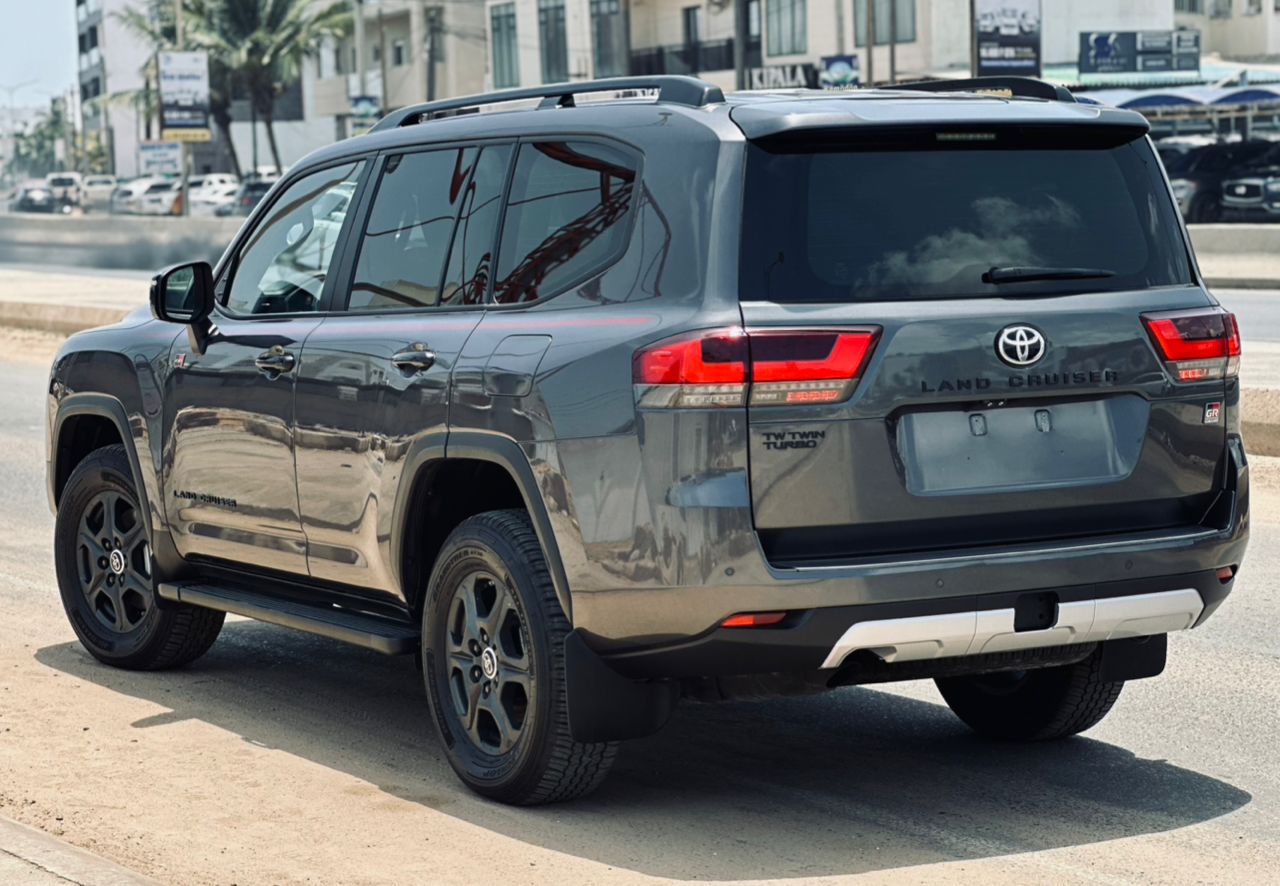 TOYOTA LAND CRUISER GR SPORT 2026