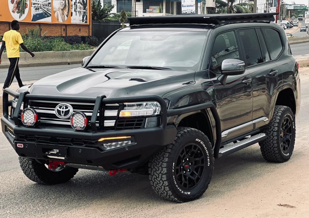 TOYOTA LAND CRUISER GX-R