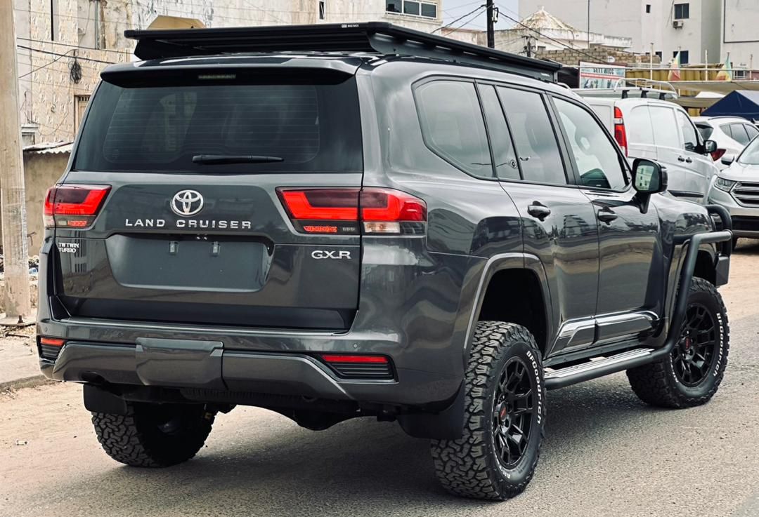 TOYOTA LAND CRUISER GX-R