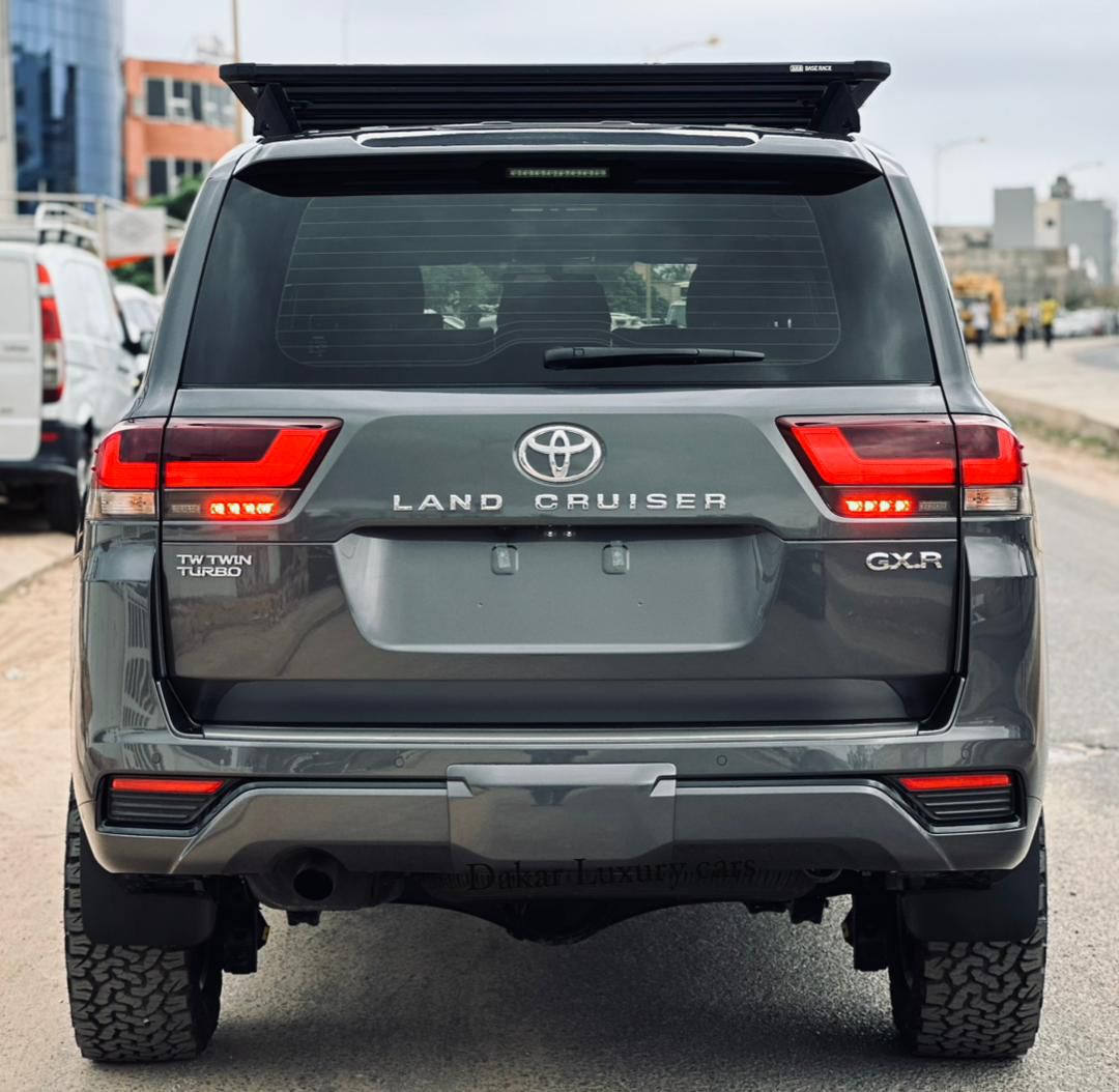 TOYOTA LAND CRUISER GX-R