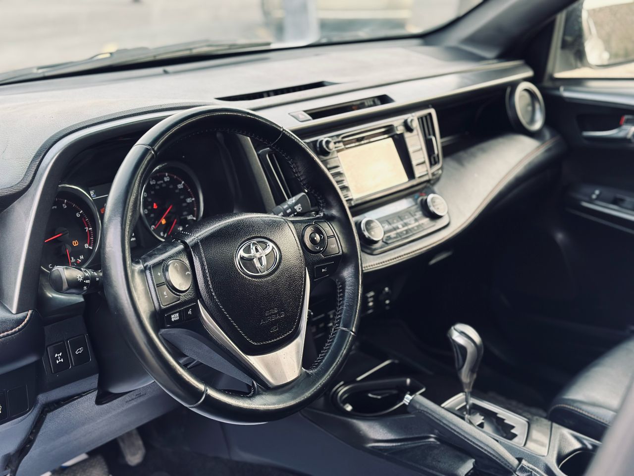 TOYOTA RAV 4 SE 2018..