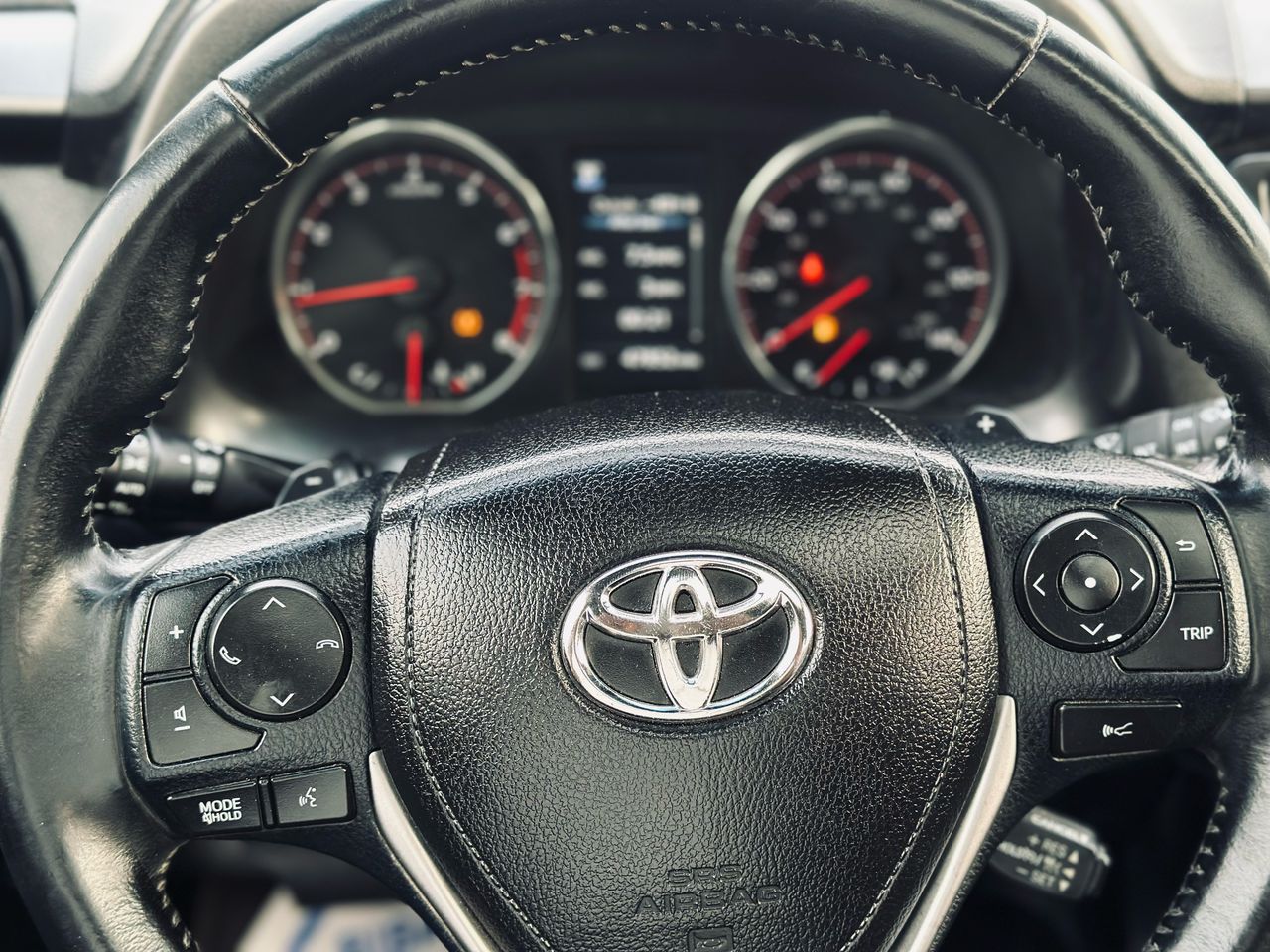 TOYOTA RAV 4 SE 2018..
