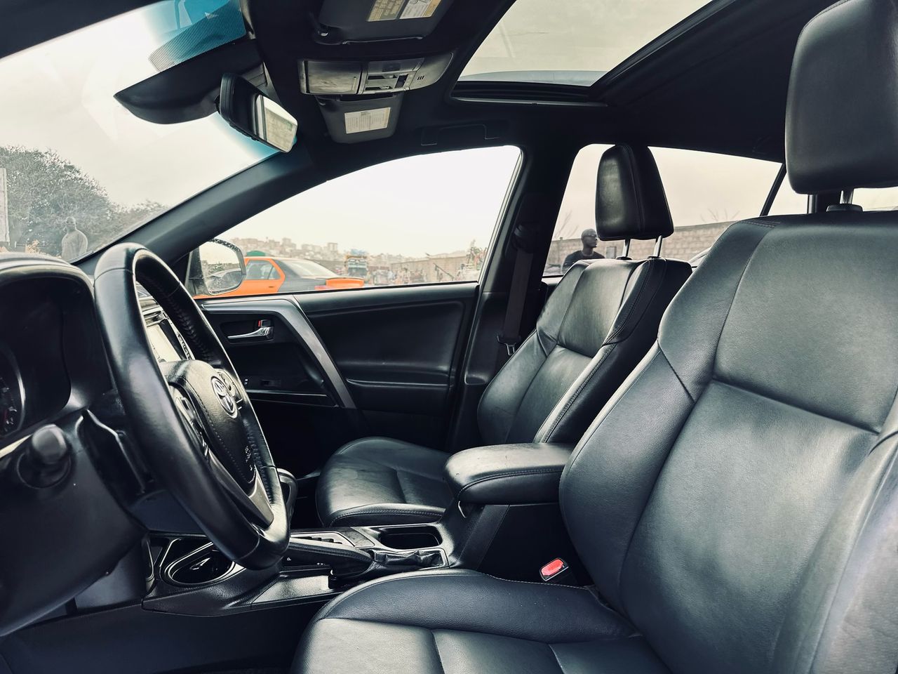 TOYOTA RAV 4 SE 2018..