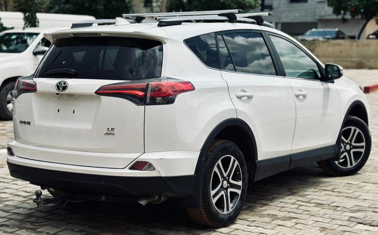 TOYOTA RAV4 2017