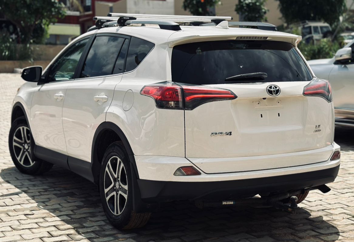 TOYOTA RAV4 2017